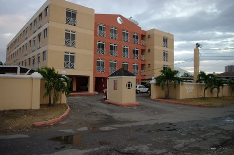 jamaica kingston vacation courts gaurd